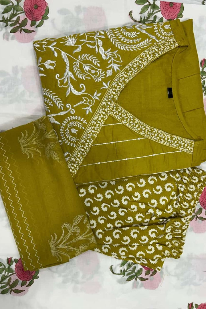 Premium Color Embroidered Cotton Green Kurta Set For Women