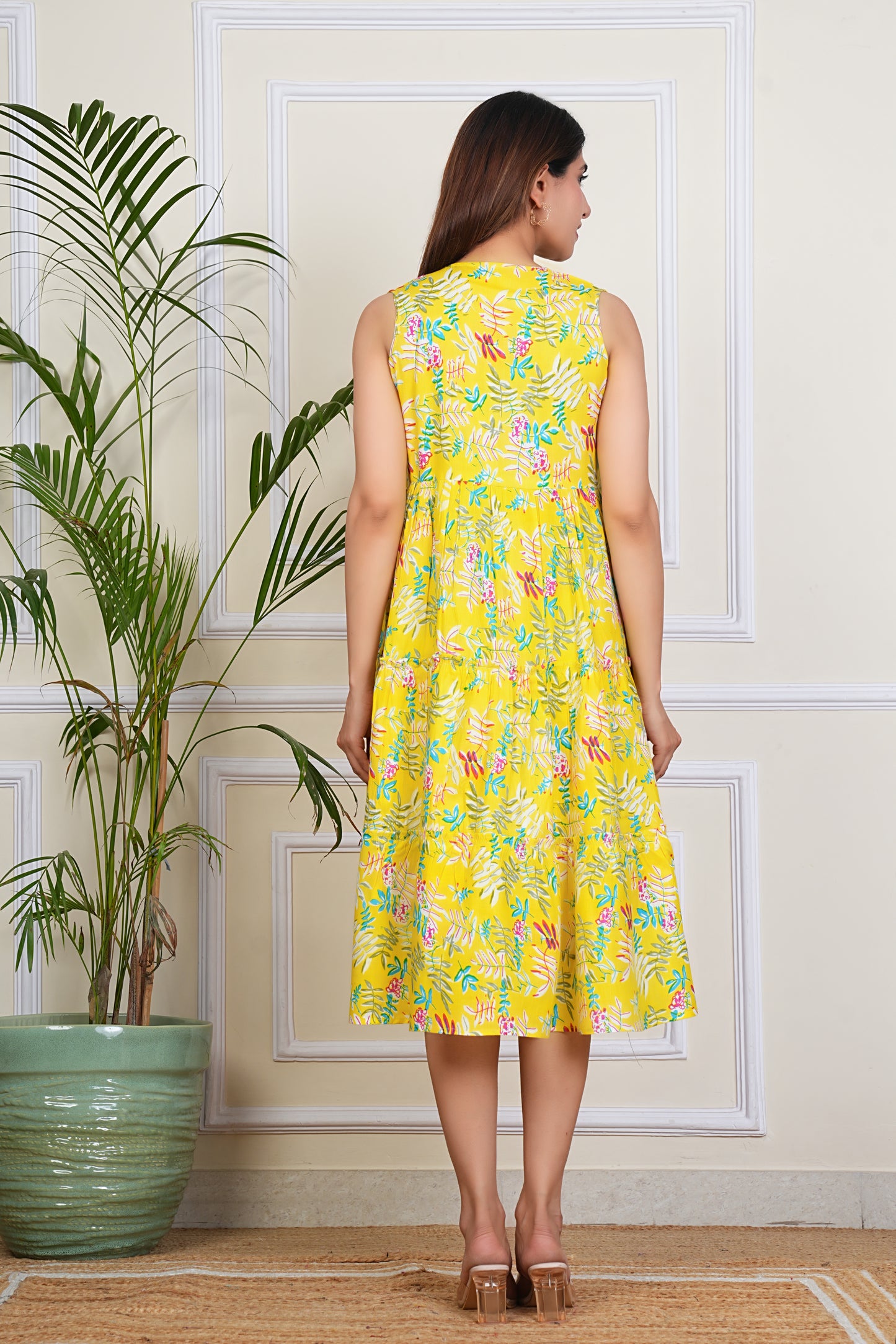 Women's Rayon V-Neck Ragular Printed Sleeveless Kurta for Woman
