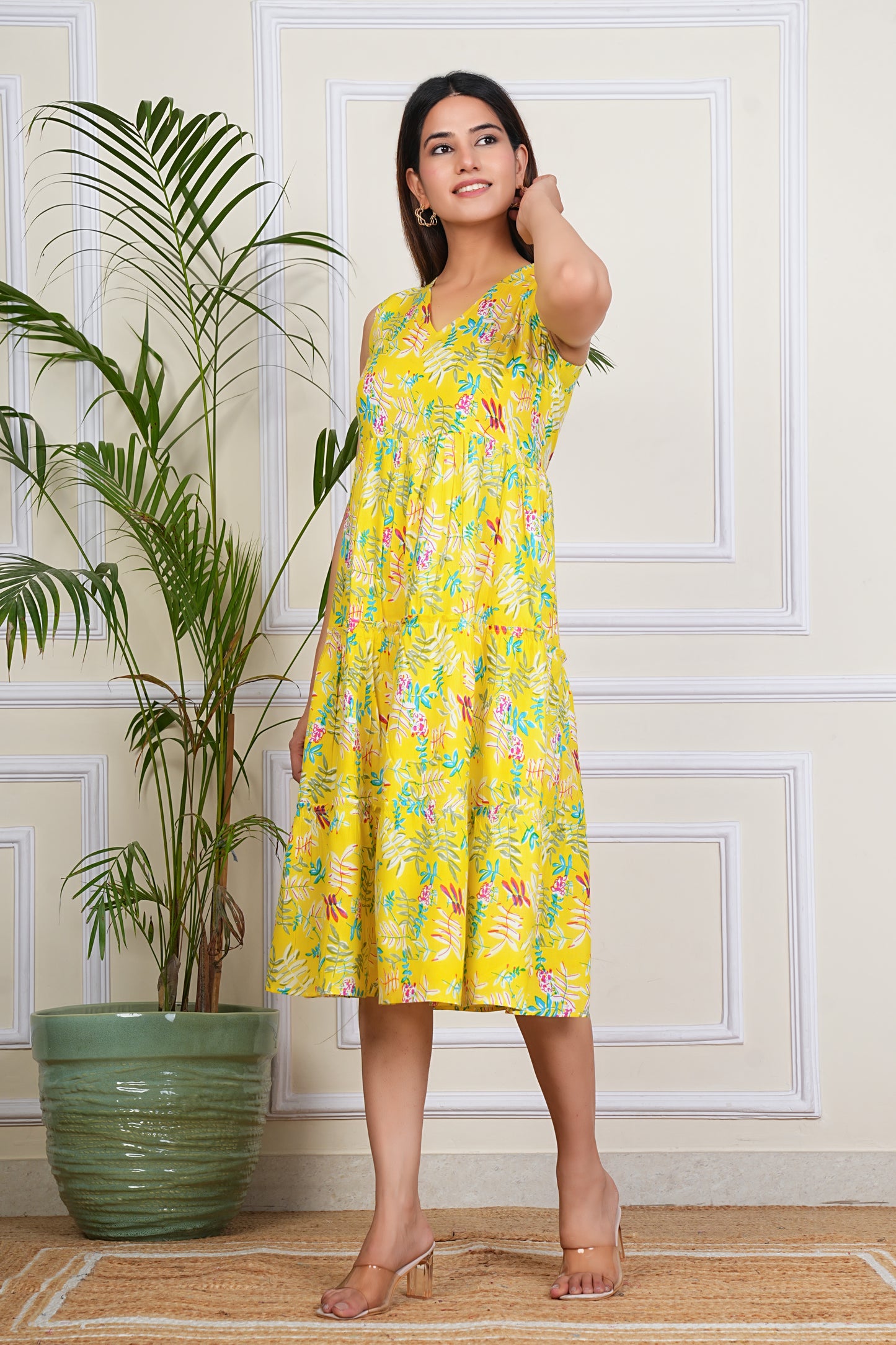 Women's Rayon V-Neck Ragular Printed Sleeveless Kurta for Woman